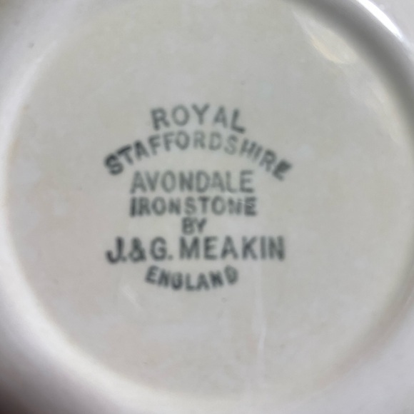 2 Meakin 6 1/2” Avondale Pink Coupe Cereal Bowls - Picture 4 of 11